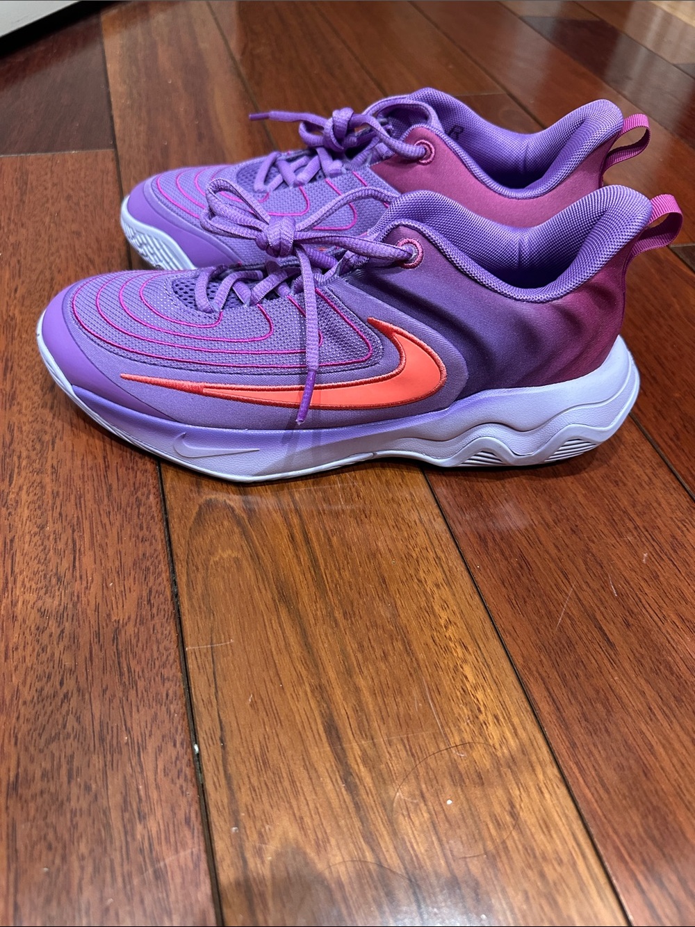 Girls Nike sneaker’s